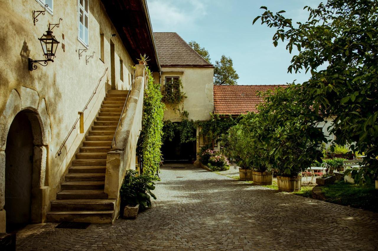 Hotel Gut Oberstockstall Kirchberg am Wagram Exterior foto