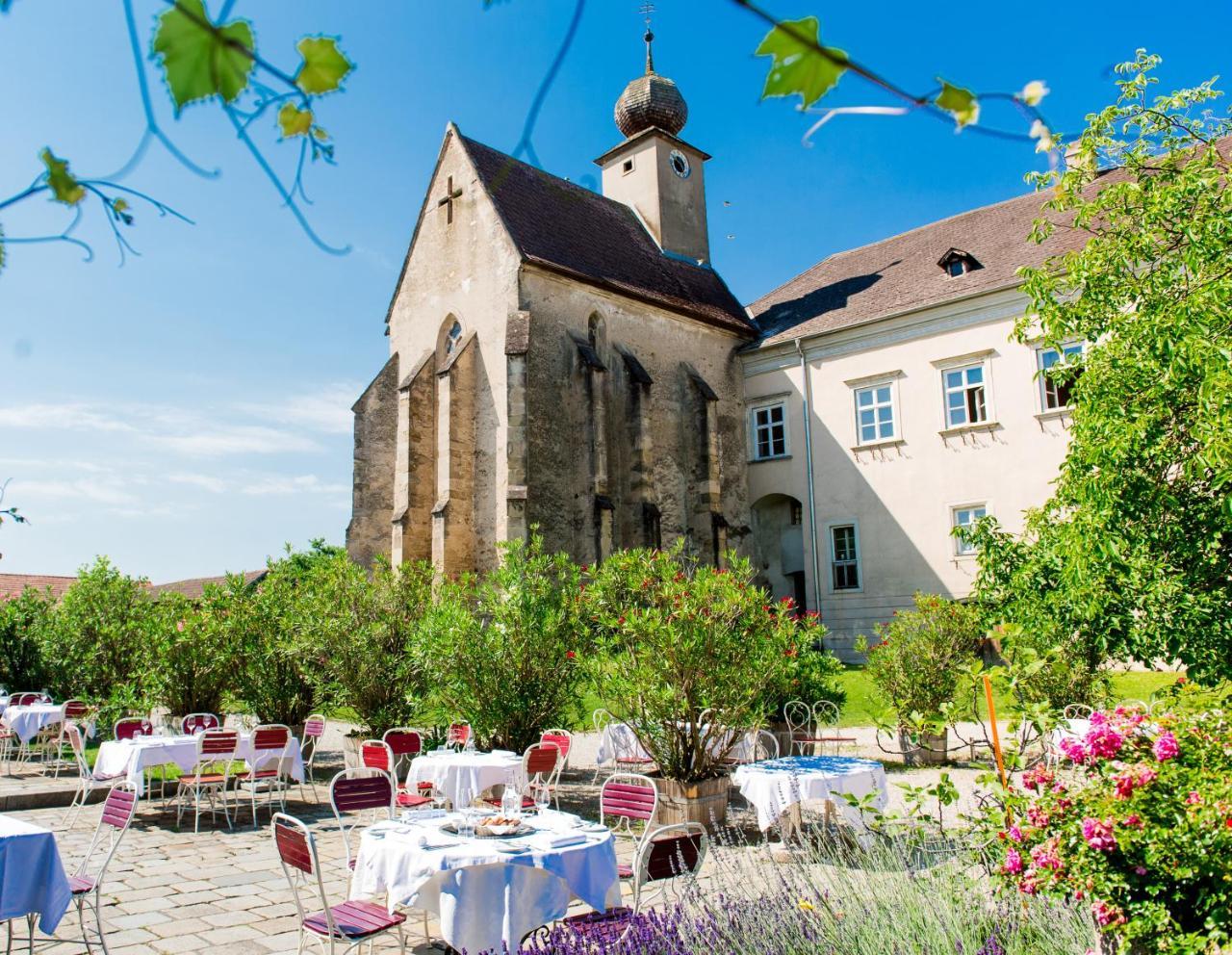 Hotel Gut Oberstockstall Kirchberg am Wagram Exterior foto